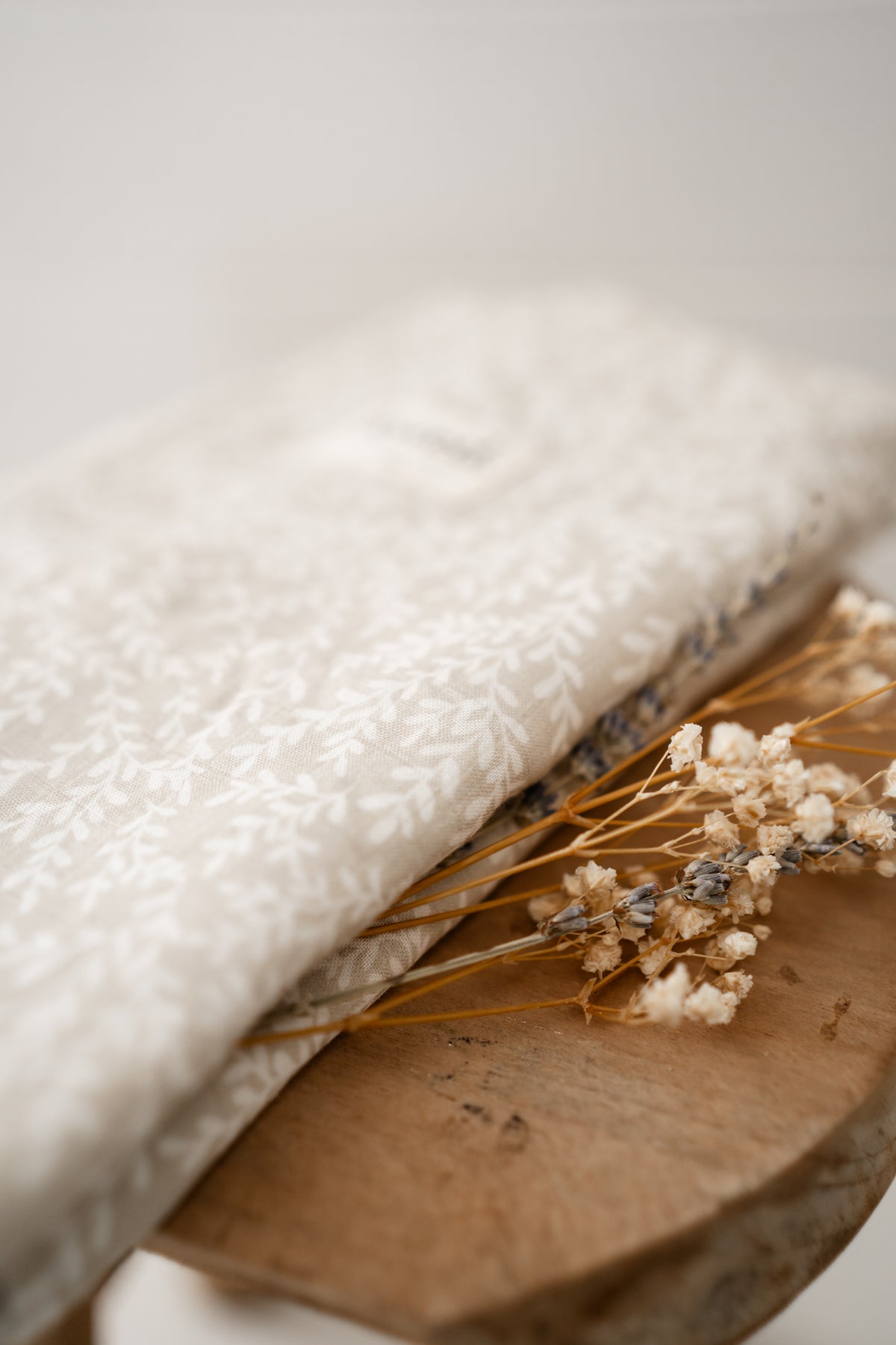 Musselintuch, Stilltuch 120x120cm feine Zweige creme